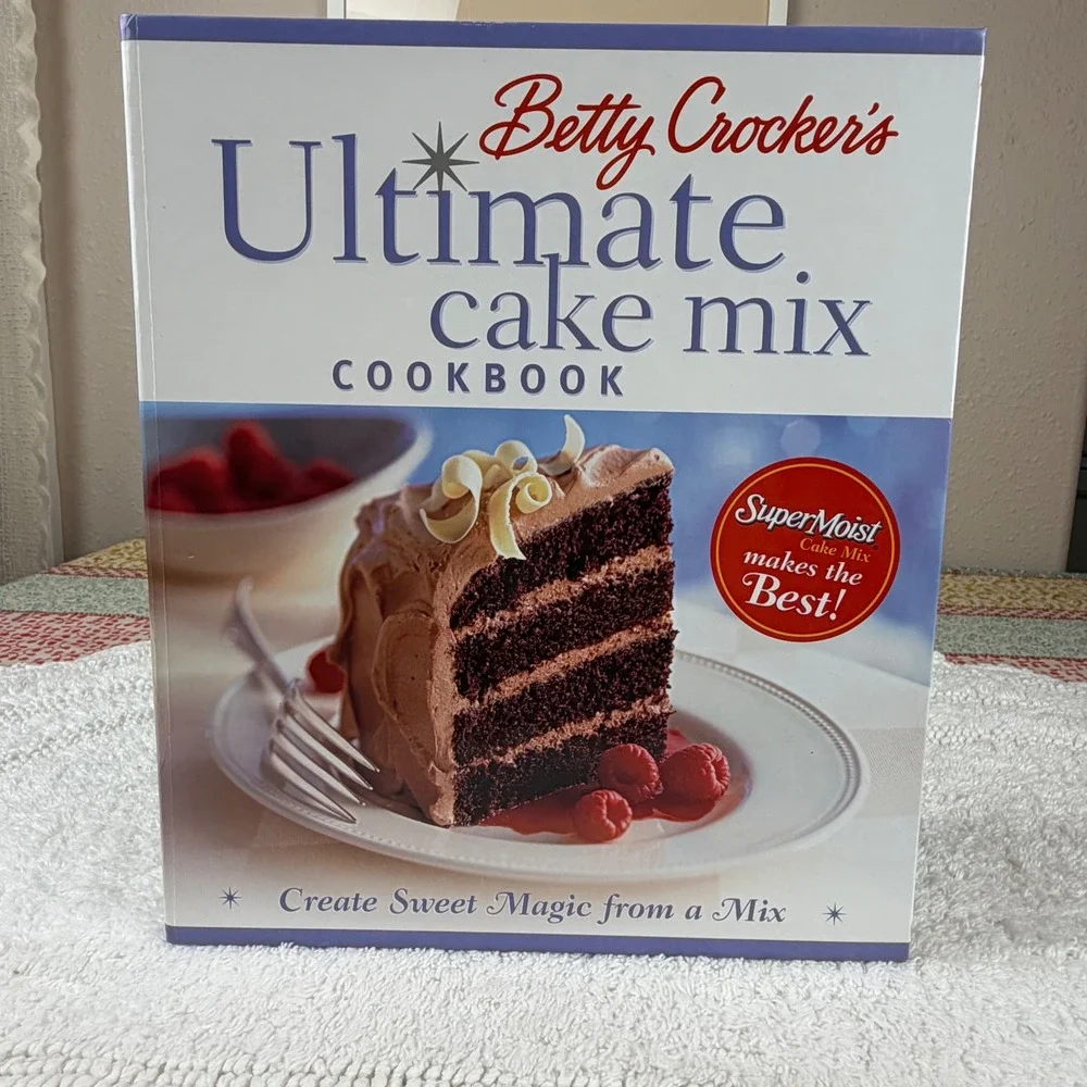 Betty Crocker Ultimate Cake Mix Cookbook 2002 Spiral Hardcover 0764566350